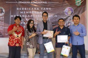 Read more about the article Tingkatkan Kepercayaan Diri di Depan Umum, ILKOM UNAS Gelar Seminar Public Speaking