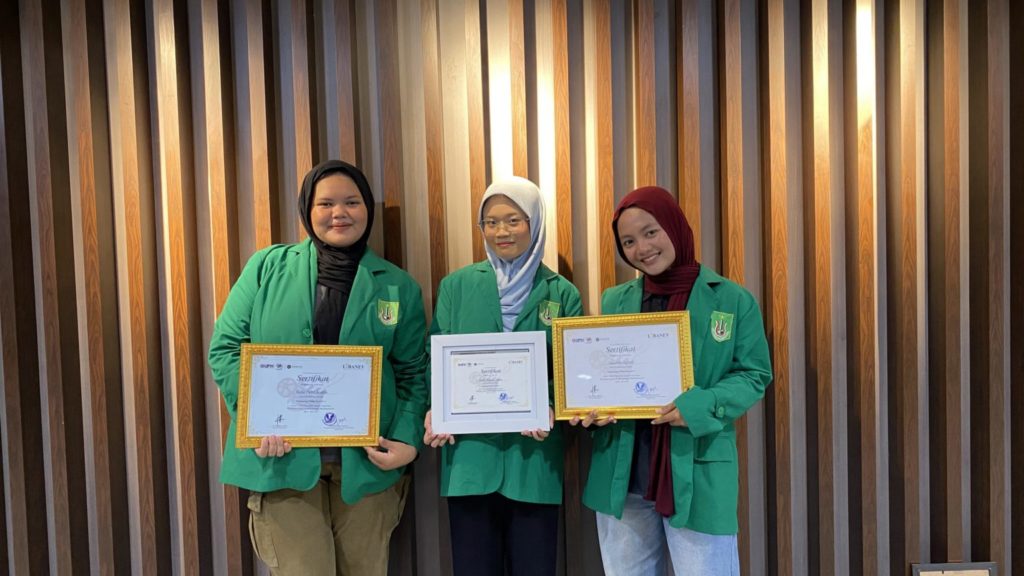 Mahasiswa FISIP UNAS Sabet Juara Favorit Nasional Lewat Video Kearifan Lokal